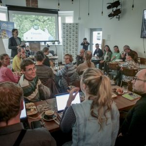 foto na web - 1. kulatý stůl